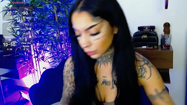 Snapshot of CreamyInkky_ chatting on December 4, 2025, 6:56 am CreamyInkky online show from December 4, 2025, 6:56 am