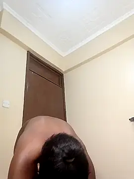 Snapshot of Pinky_shyee chatting on October 12, 2025, 10:38 am Pinky shyee online show from October 12, 2025, 10:38 am