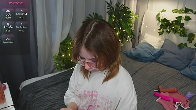 Coconut Mia online show from April 26, 2026, 2:53 am