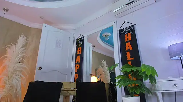 Snapshot of RicoBrown777_ chatting on October 10, 2025, 4:35 am RicoBrown777 online show from October 10, 2025, 4:35 am