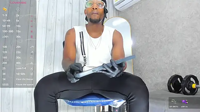 Snapshot of RicoBrown777_ chatting on July 15, 2026, 12:34 pm RicoBrown777 online show from July 15, 2026, 12:34 pm