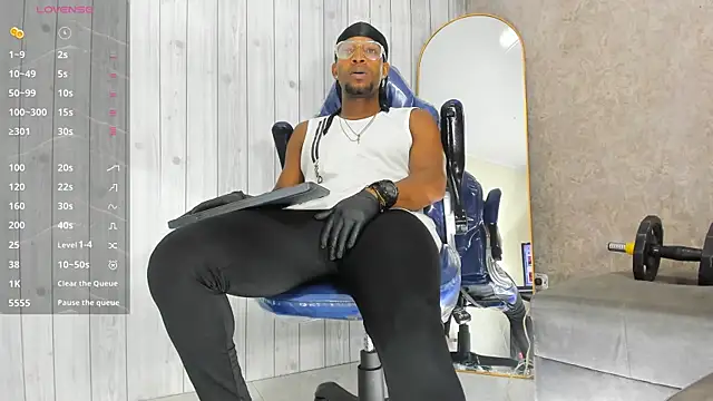 Snapshot of RicoBrown777_ chatting on July 16, 2026, 12:13 pm RicoBrown777 online show from July 16, 2026, 12:13 pm