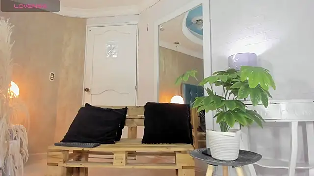 Snapshot of RicoBrown777_ chatting on October 15, 2025, 4:11 am RicoBrown777 online show from October 15, 2025, 4:11 am