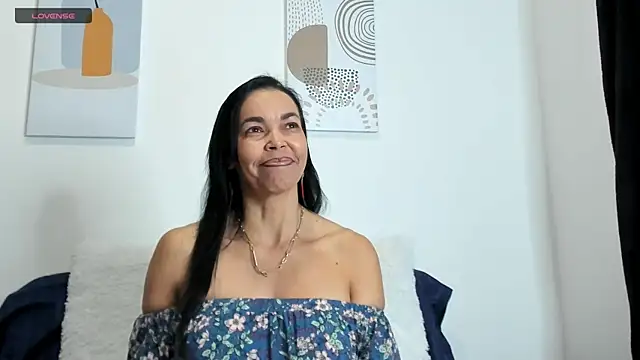Snapshot of Evawalker_ chatting on March 1, 2025, 2:04 am Evawalker online show from March 1, 2025, 2:04 am