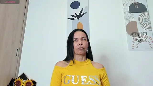 Snapshot of Evawalker_ chatting on February 12, 2025, 1:52 am Evawalker online show from February 12, 2025, 1:52 am