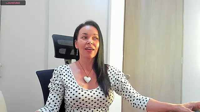 Snapshot of Evawalker_ chatting on September 11, 2025, 2:55 am Evawalker online show from September 11, 2025, 2:55 am