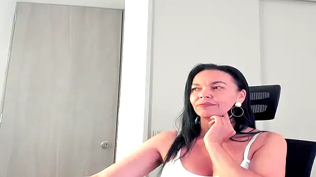 Snapshot of Evawalker_ chatting on September 23, 2025, 8:49 pm Evawalker online show from September 23, 2025, 8:49 pm