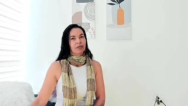 Evawalker  online show from October 17, 2025, 6:21 pm