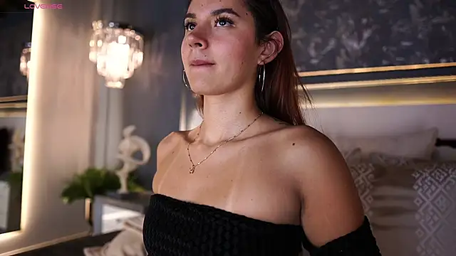 AylinMillerxs online show from December 20, 2025, 7:28 pm