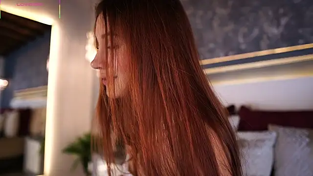 AylinMillerxs online show from November 19, 2025, 8:42 pm