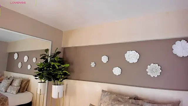 AylinMillerxs online show from September 20, 2025, 7:52 pm