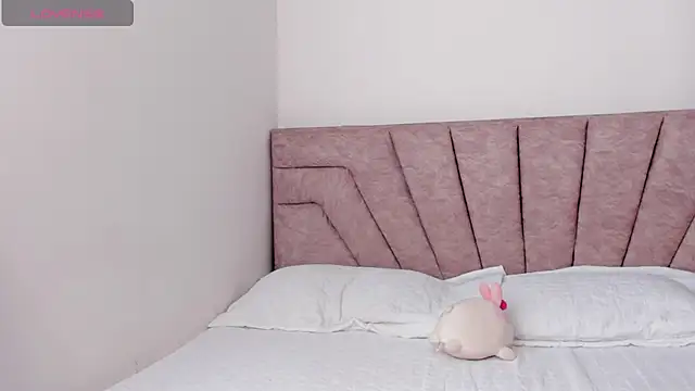 SavannahWildee online show from November 11, 2025, 2:34 pm