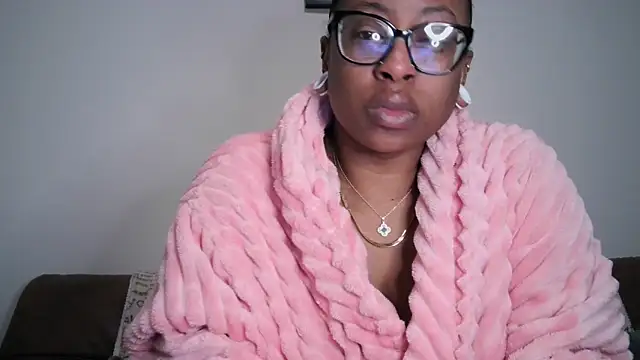 Snapshot of Nyxie_Chaos chatting on February 16, 2026, 6:12 am Nyxie Chaos online show from February 16, 2026, 6:12 am