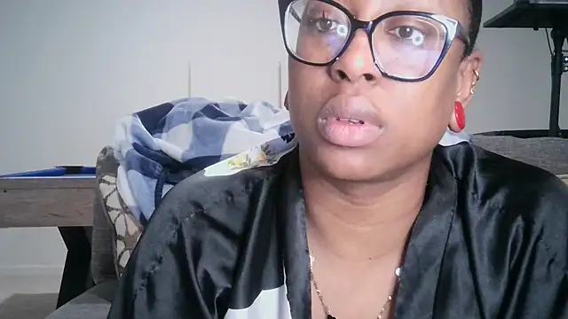 Snapshot of Nyxie_Chaos chatting on December 16, 2025, 5:11 am Nyxie Chaos online show from December 16, 2025, 5:11 am