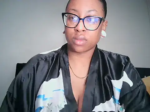 Snapshot of Nyxie_Chaos chatting on February 18, 2026, 2:35 pm Nyxie Chaos online show from February 18, 2026, 2:35 pm