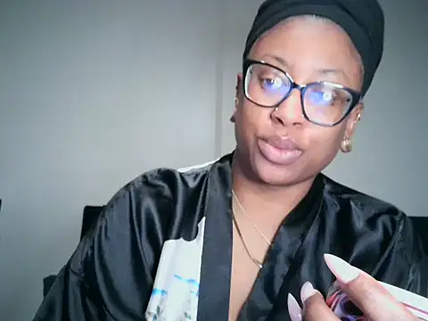 Snapshot of Nyxie_Chaos chatting on March 16, 2026, 2:43 pm Nyxie Chaos online show from March 16, 2026, 2:43 pm