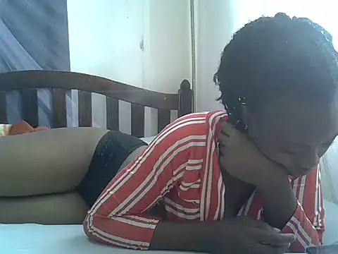 Amanda255 online show from April 28, 2026, 1:15 pm