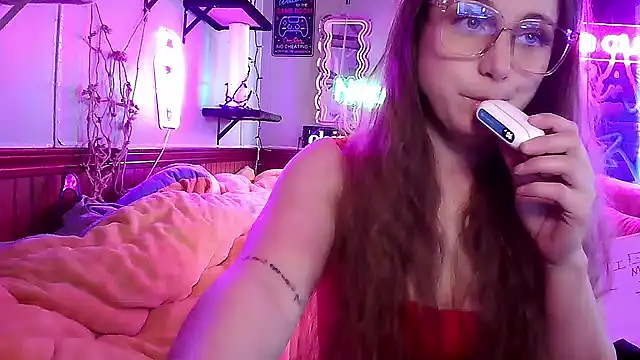 mirannacult online show from March 4, 2025, 8:27 pm