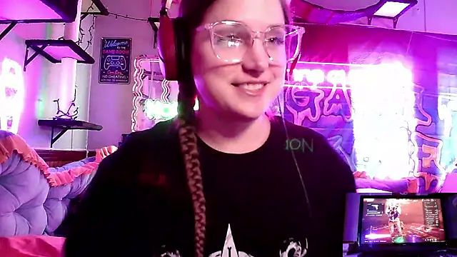 mirannacult online show from February 1, 2025, 6:08 pm