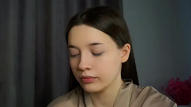 Snapshot of LowOncoming chatting on February 12, 2025, 2:03 am LowOncoming online show from February 12, 2025, 2:03 am