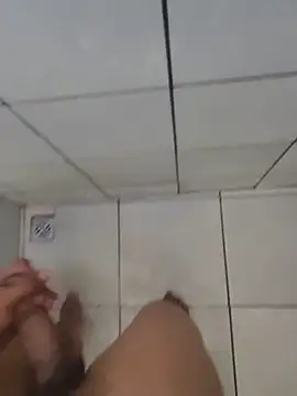 Snapshot of rdnovomg chatting on June 17, 2026, 7:57 pm rdnovomg online show from June 17, 2026, 7:57 pm