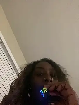 Snapshot of LillShayy chatting on June 9, 2026, 3:29 am LillShayy online show from June 9, 2026, 3:29 am