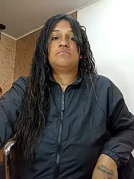 Michelle Brito1 online show from March 3, 2025, 12:28 pm