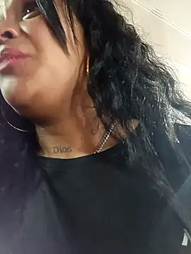 Michelle Brito1 online show from March 4, 2025, 6:50 pm