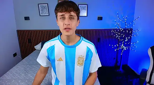 Snapshot of JoseloEvans chatting on January 11, 2025, 10:18 pm JoseloEvans online show from January 11, 2025, 10:18 pm