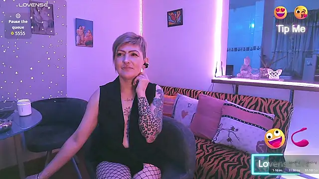 Maria fernandaxxx  online show from October 24, 2025, 5:50 am