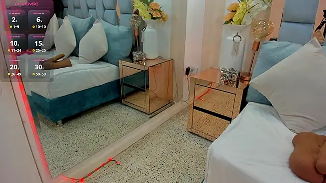 karina mason online show from October 24, 2025, 12:37 pm