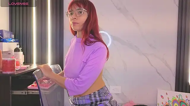 Snapshot of Scarlet_Red_ chatting on February 25, 2026, 12:16 pm Scarlet Red online show from February 25, 2026, 12:16 pm