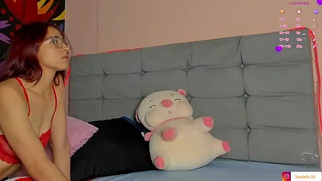 Scarlet Red  online show from November 15, 2025, 12:09 pm