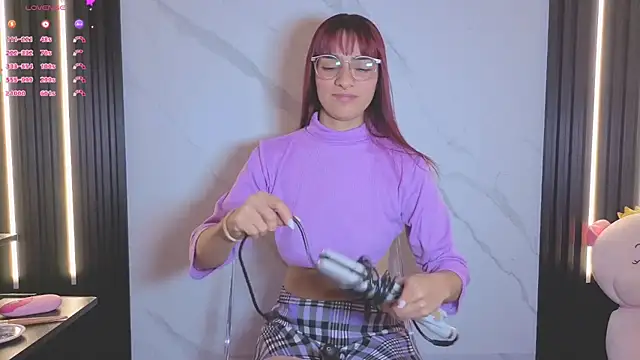 Snapshot of Scarlet_Red_ chatting on February 13, 2026, 12:38 pm Scarlet Red online show from February 13, 2026, 12:38 pm