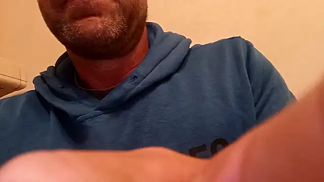 Snapshot of Timbojan28 chatting on May 2, 2026, 4:39 am Timbojan28 online show from May 2, 2026, 4:39 am
