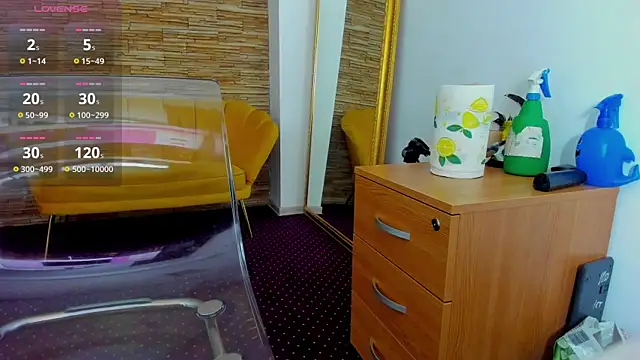 AishaRouhi online show from October 10, 2025, 4:02 am