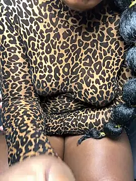 Hugemassivebootie online show from April 24, 2026, 3:36 pm