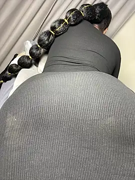 Hugemassivebootie online show from June 5, 2026, 6:24 pm