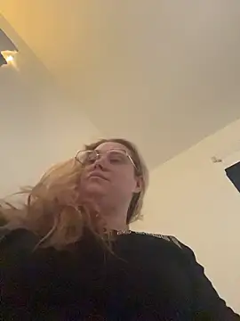 Snapshot of Lalalynn chatting on April 27, 2026, 7:56 pm Lalalynn online show from April 27, 2026, 7:56 pm