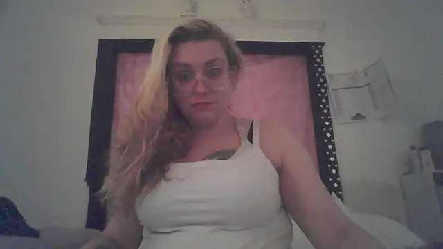Snapshot of Lalalynn chatting on April 29, 2026, 6:25 pm Lalalynn online show from April 29, 2026, 6:25 pm
