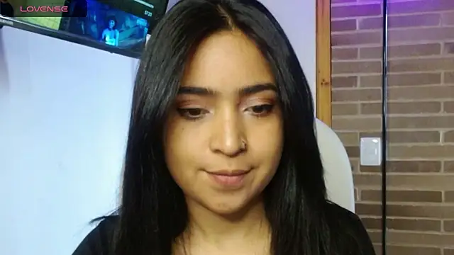 Snapshot of helenacyruss chatting on November 21, 2025, 5:23 pm helenacyruss online show from November 21, 2025, 5:23 pm