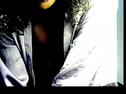 Snapshot of lilylovexx chatting on August 4, 2026, 6:18 am lilylovexx online show from August 4, 2026, 6:18 am