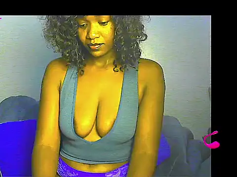 Snapshot of lilylovexx chatting on November 19, 2025, 8:14 am lilylovexx online show from November 19, 2025, 8:14 am