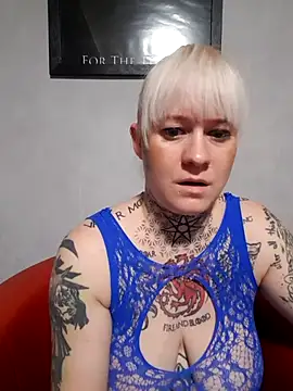 poussichienne online show from October 29, 2025, 4:06 pm