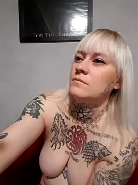 poussichienne online show from November 30, 2025, 9:43 am