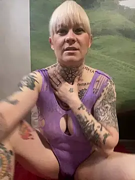 poussichienne online show from February 6, 2025, 2:15 pm