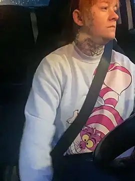 Snapshot of poussichienne chatting on March 16, 2026, 5:26 am poussichienne online show from March 16, 2026, 5:26 am