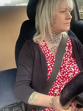 Snapshot of poussichienne chatting on February 26, 2026, 10:04 am poussichienne online show from February 26, 2026, 10:04 am