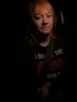 Snapshot of poussichienne chatting on March 20, 2026, 4:24 am poussichienne online show from March 20, 2026, 4:24 am