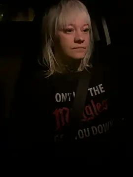 Snapshot of poussichienne chatting on February 21, 2026, 4:14 am poussichienne online show from February 21, 2026, 4:14 am